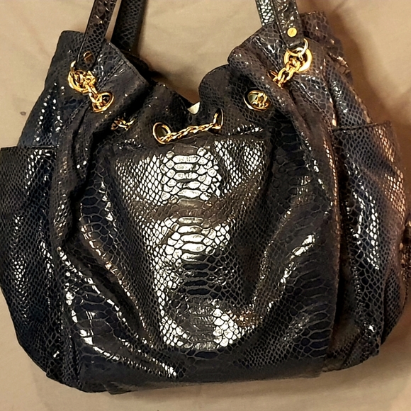 Michael Kors Large Patent Leather Snake Embossed Navy Blue Handbag.  - Picture 4 of 9